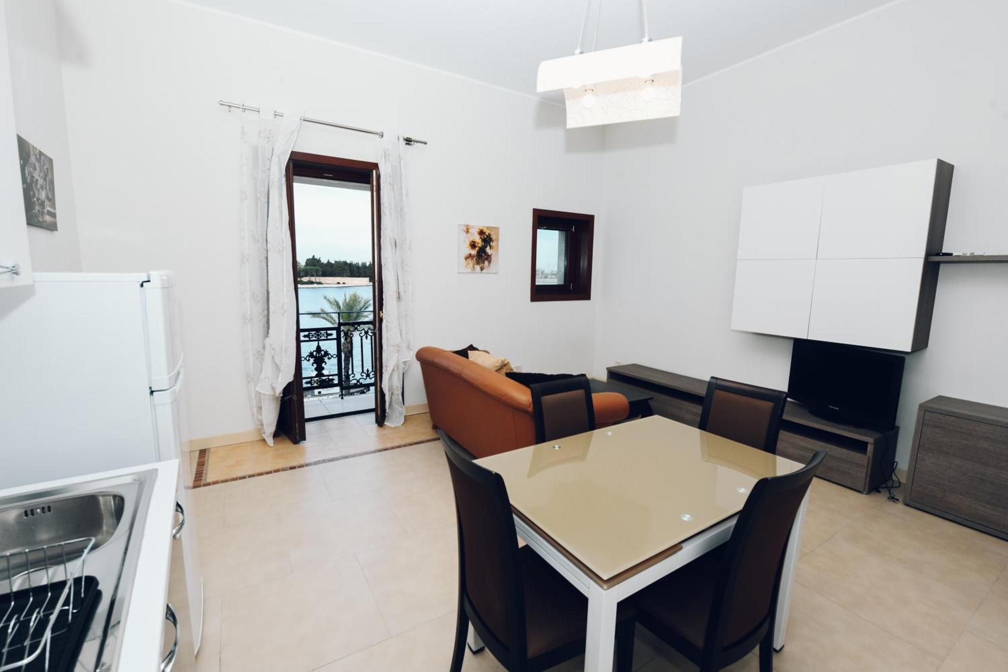 Verso Oriente Brindisi Bagian luar foto