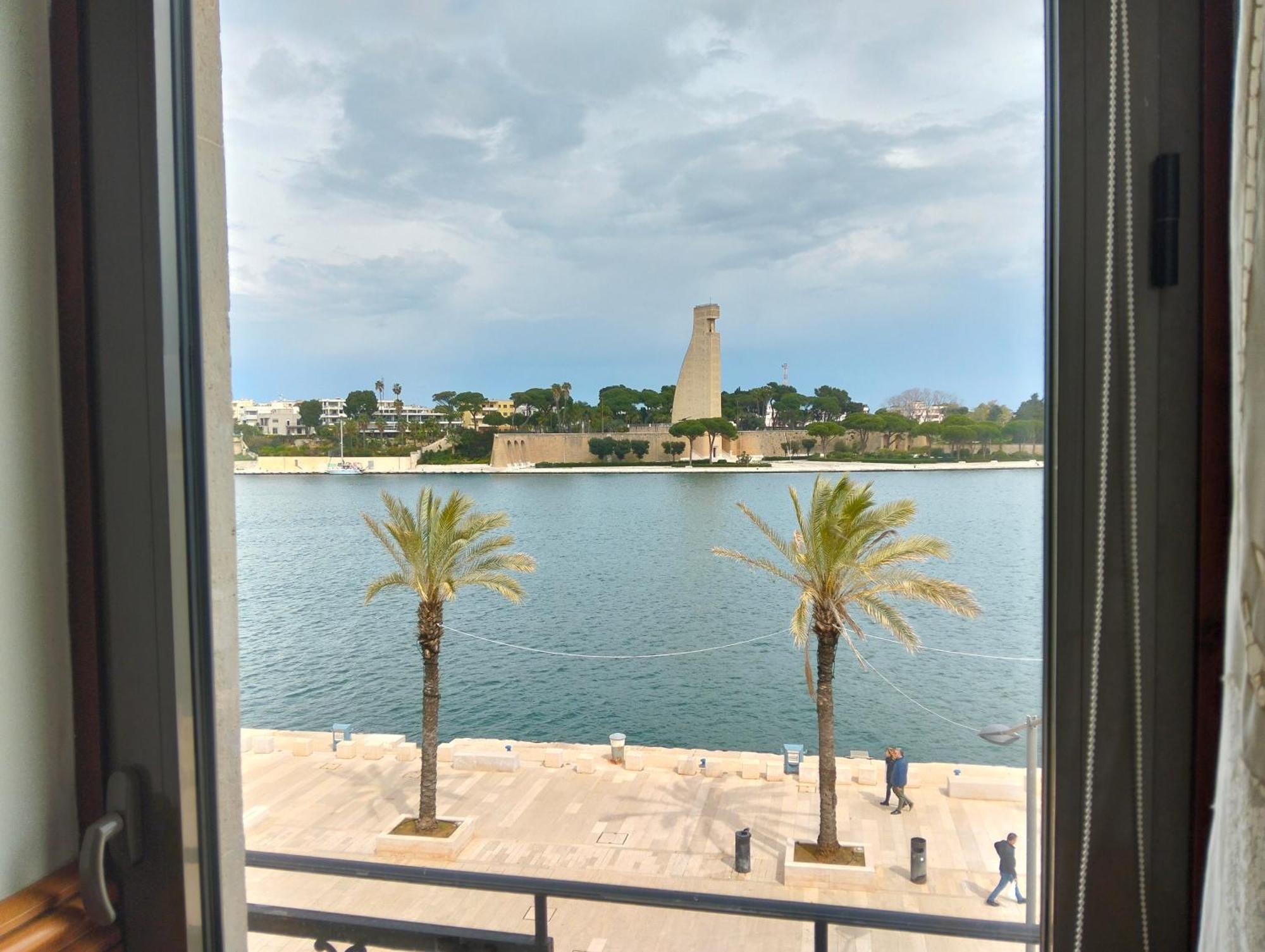 Verso Oriente Brindisi Bagian luar foto