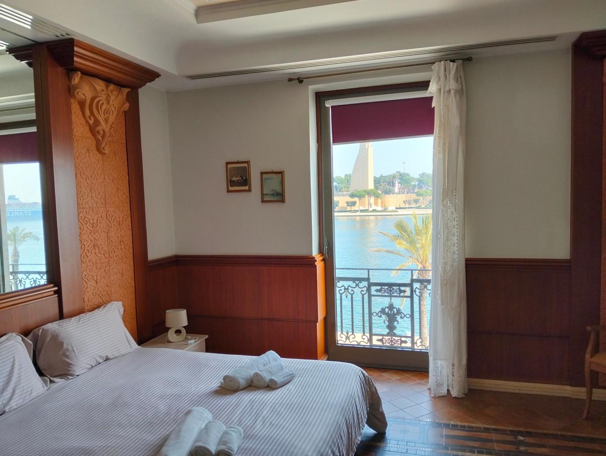 Verso Oriente Brindisi Bagian luar foto
